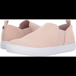 Light Pink Steve Madden Slip on’s